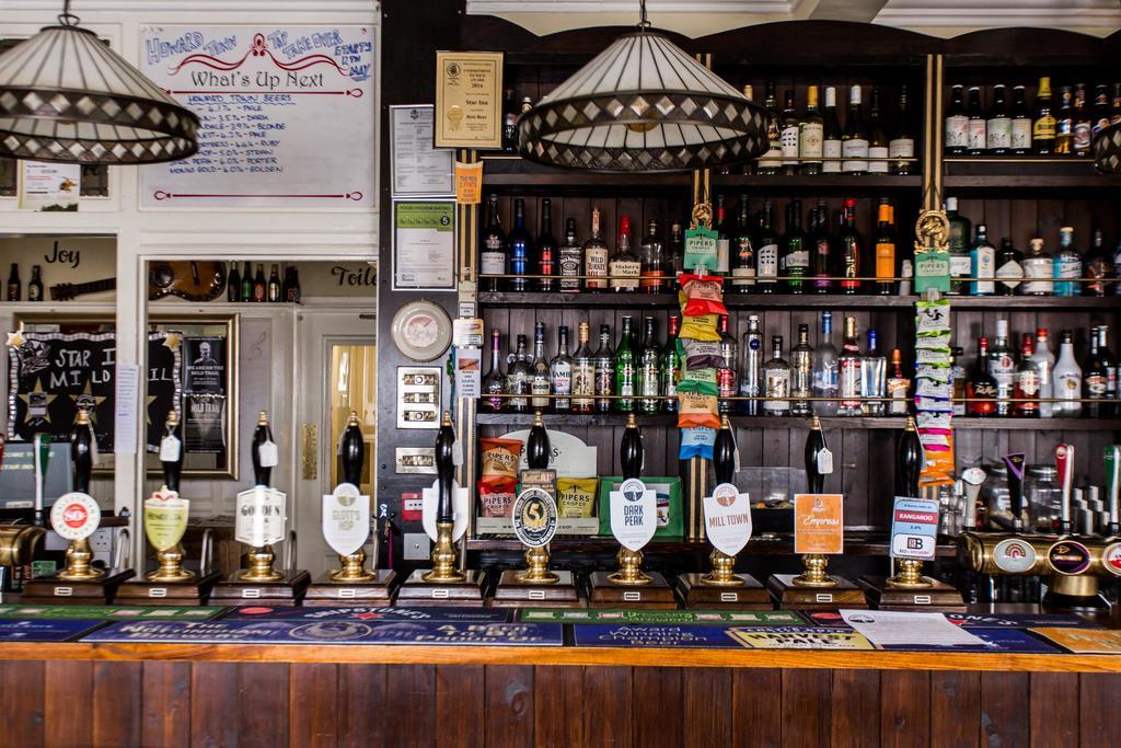 The Star Inn Бийстън Екстериор снимка